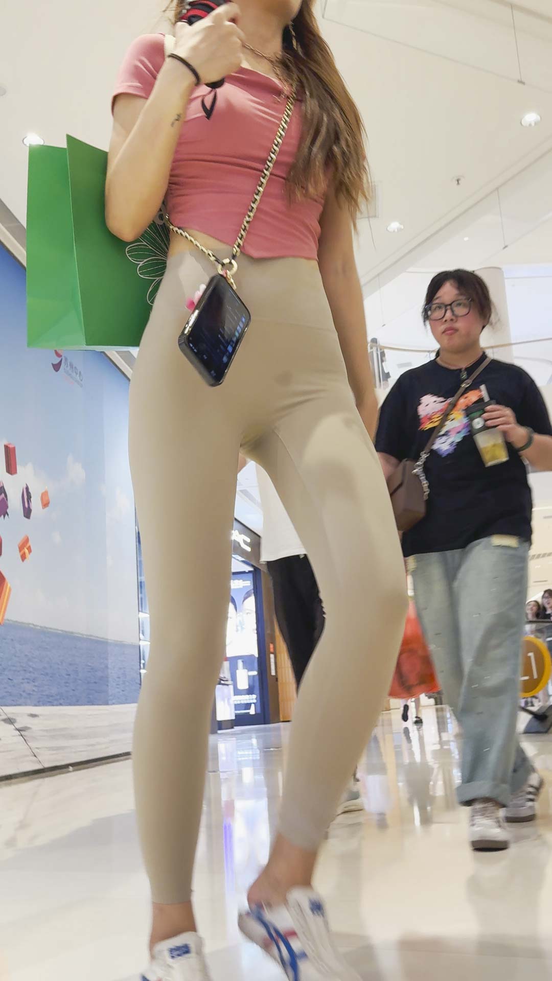 〖精品/牛仔裤〗 美女瑜伽裤出行逛街就是好看