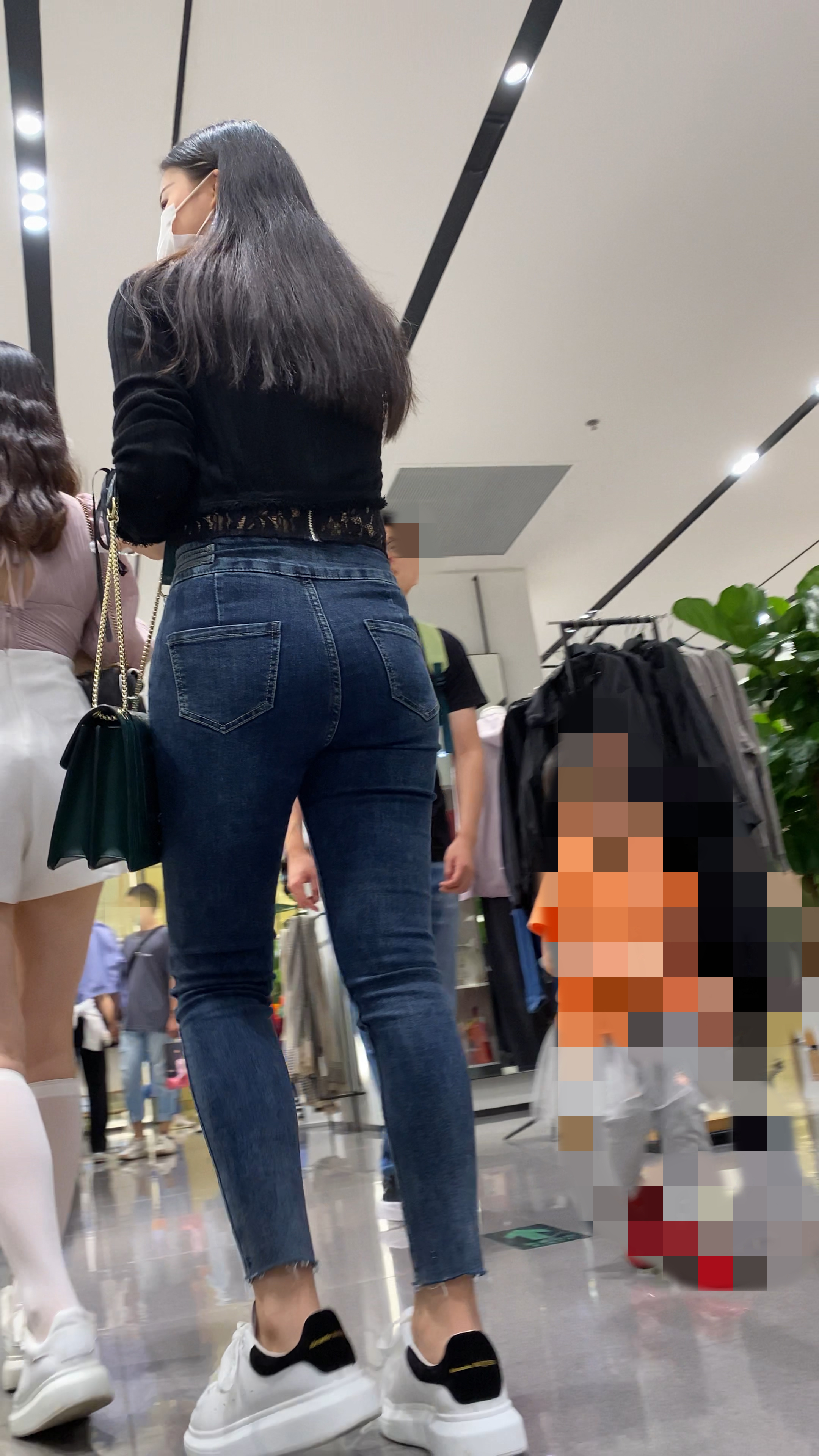 服装店里的大宽屯，大肉屯少妇【1.99G/MP4】